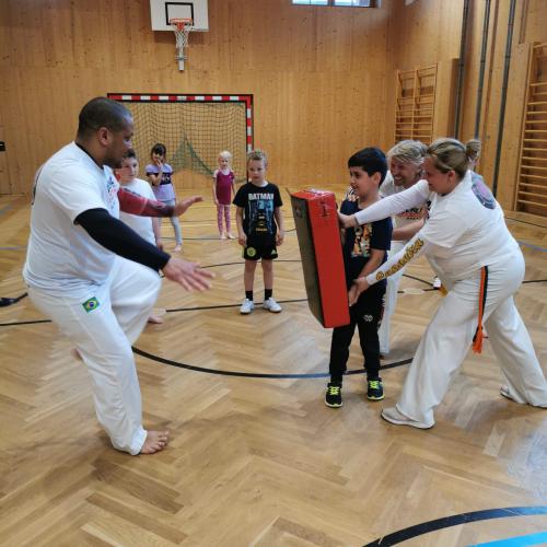 Kinder schneppern beim Capoeira 4