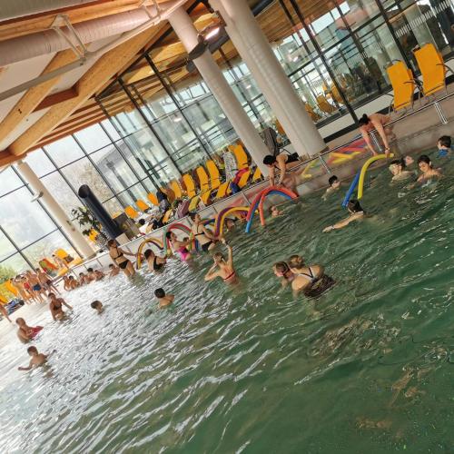 Kinder schwimmen 1