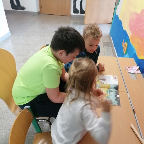 Kinder lesen gemeinsam 3