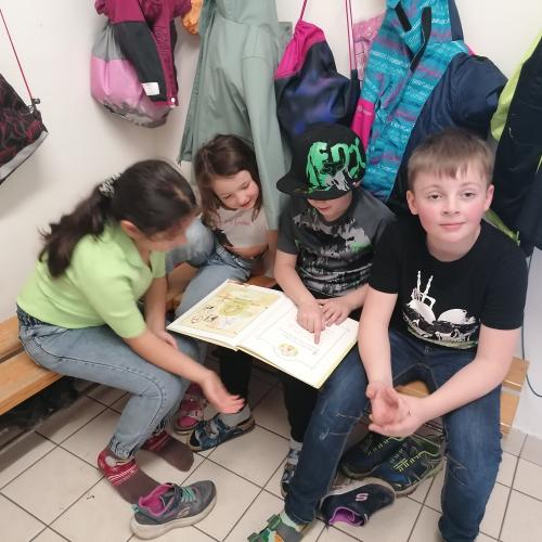Kinder lesen gemeinsam 1