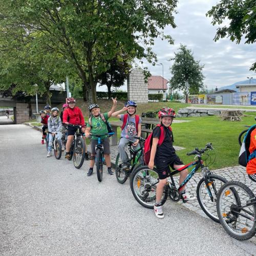 Kinder fahren Rad 2