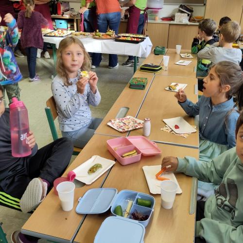 Kinder mit gesunder Jause 3