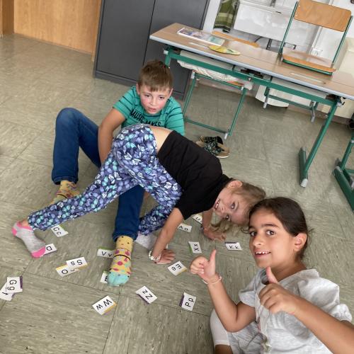 Bewegungsspiel mit Buchstaben 2