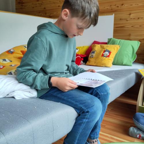 Kind liest vor 4