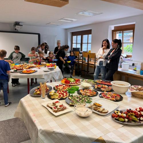Kinder am Buffet 5