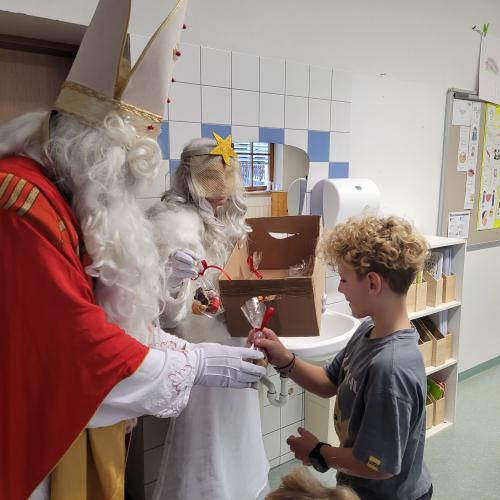 Kinder und der Nikolaus 4