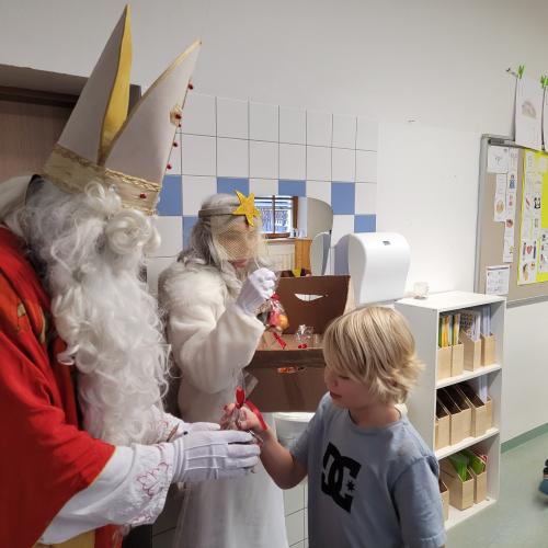 Kinder und der Nikolaus 3