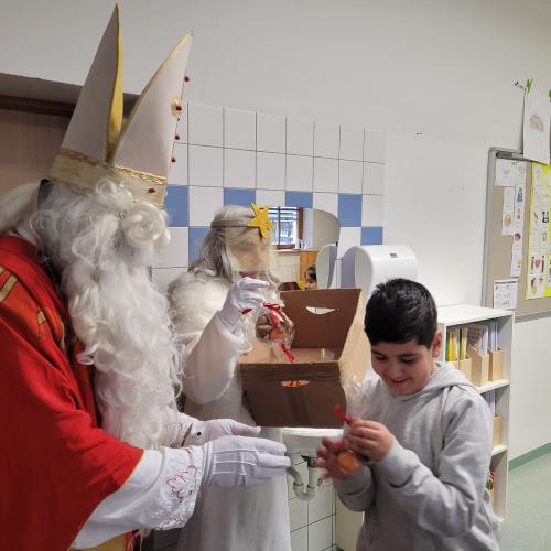 Kinder und der Nikolaus 2
