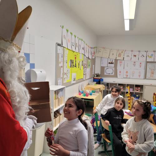 Kinder und der Nikolaus 1