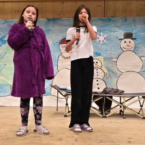 Kinder spielen Theater 6