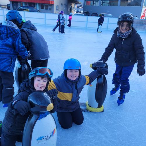 Kinder beim Eislaufen  6