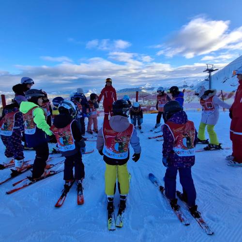 Kinder auf der Piste  9