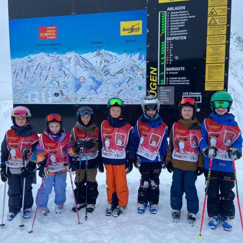 Kinder auf der Piste  13