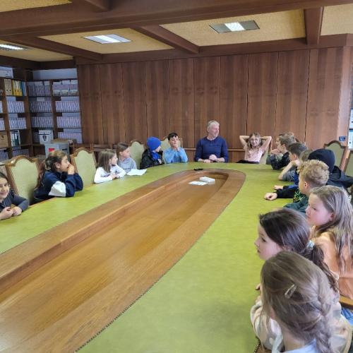 SchülerInnen im Sitzungssaal 3