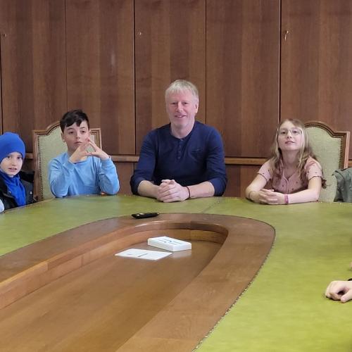 SchülerInnen im Sitzungssaal 2