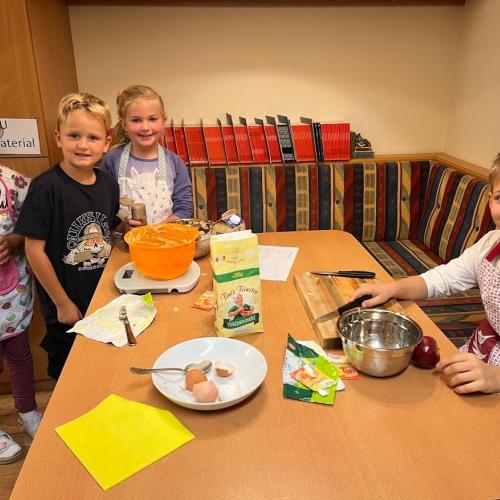 Kinder kochen mit Äpfel 2