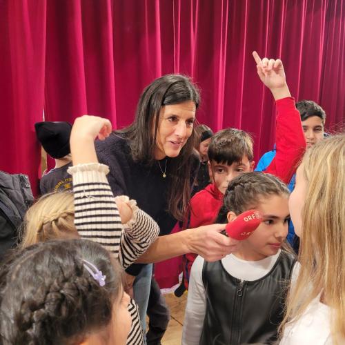 Interview Radioreporterin mit Kindern 2