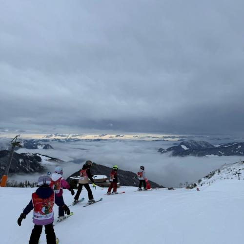 Kinder auf der Piste 9