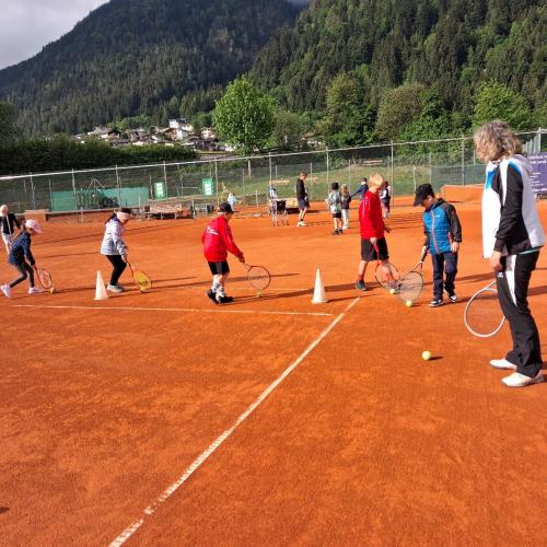 am Tennisplatz 3