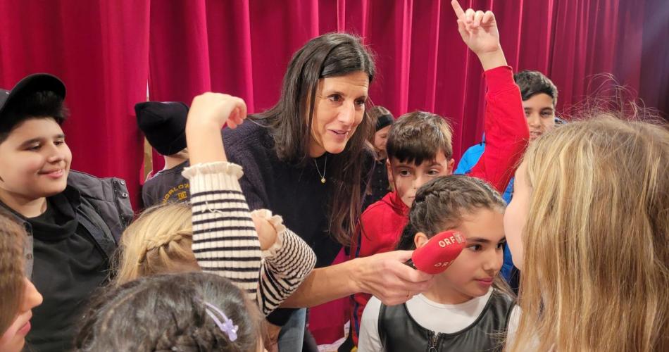 Interview Radioreporterin mit Kindern